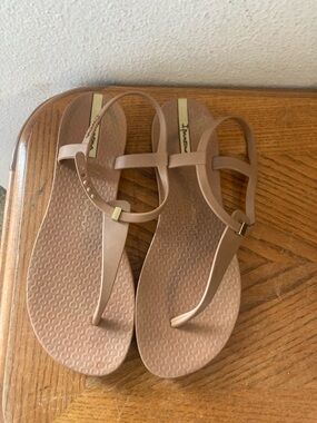 IPANEMA Lenny Niemeyer Desire Sandal Tan Thongs Size 8.